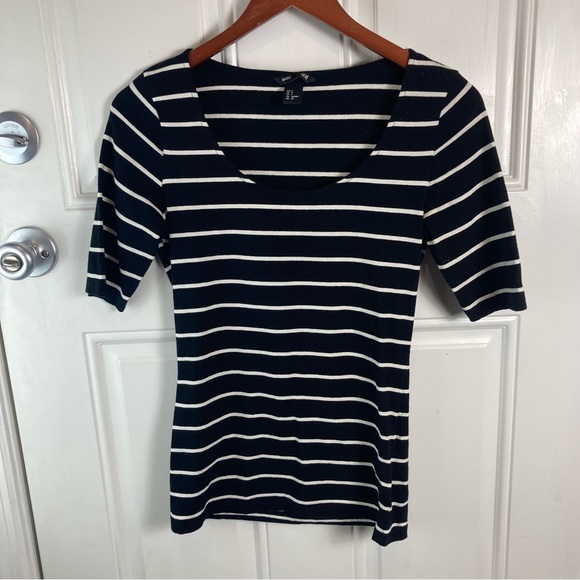 H&M Basic Black and White Striped Quarter Sleeve Women's Top - Picture 3 of 6